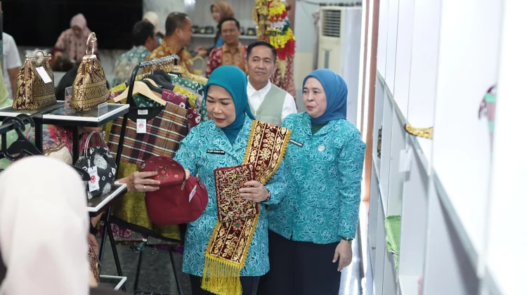 Ketua TP PKK Sumatera Selatan Ajak Daerah Jaga Warisan Kerajinan Lokal