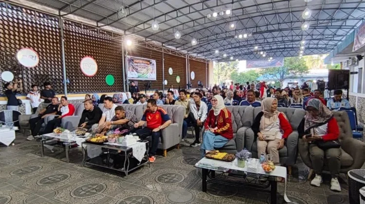 Sengit Jepang vs Swedia, Nobar Piala Dunia TVRI Sumsel Dongkrak UMKM