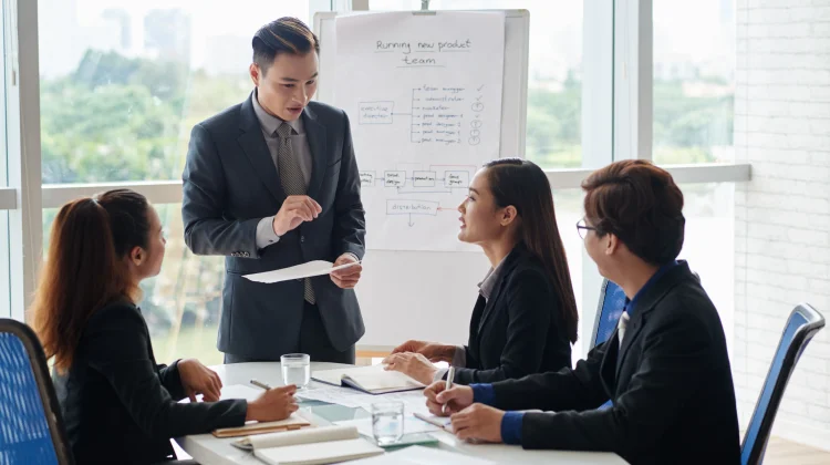 Tips Percaya Diri Menyampaikan Pendapat saat Rapat