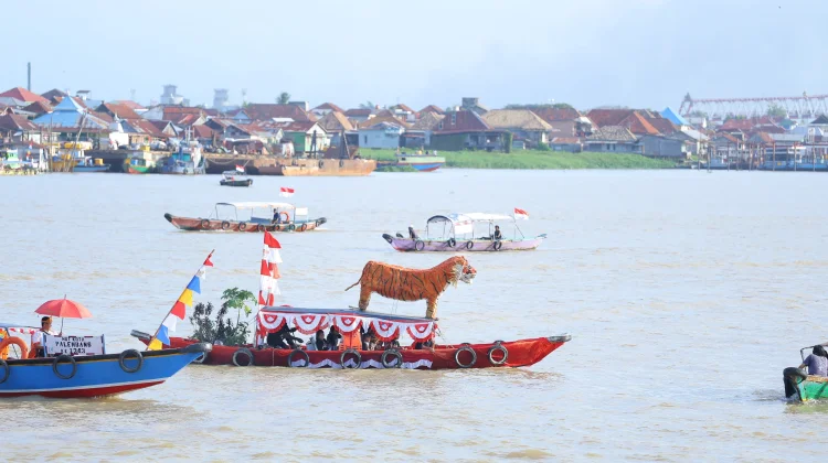 Parade Ketek Hias Semarakkan Budaya Sungai Musi