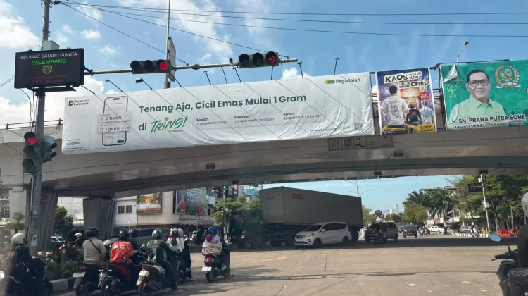 Warga Keluhkan Truk Masih Melintas pada Jam Larangan di Palembang