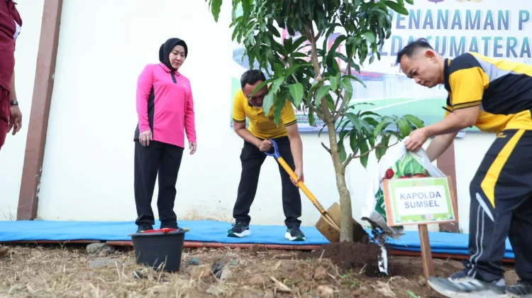 Polda Sumsel Tanam 10.000 Pohon Peringati HUT Bhayangkara ke-80
