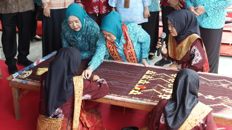 PKK Sumsel Promosikan Produk Unggulan Kearifan Lokal OKUS