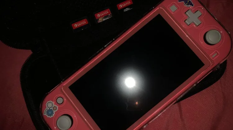 Nintendo Switch: Konsol Hybrid yang Mengubah Cara Bermain Game