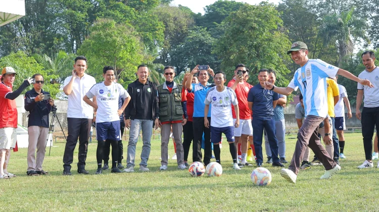 Wali Kota Palembang Ratu Dewa Buka Fun Game Mini Soccer Piala Ketua IJTI Sumsel