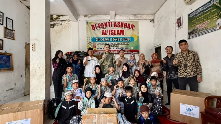 Taspen Palembang Berbagi Seragam Sekolah, Dukung Masa Depan Anak Panti