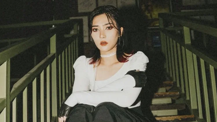 Tiket Tidak Capai Target, Promotor Batalkan Konser Isyana di Kuala Lumpur