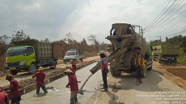 Kerap Diterobos Pengendara, Proyek Jalan TAA Kejar Target Rampung Agustus