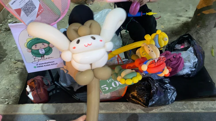 Balon Twist Karya Pelajar Palembang Ramai Diburu di Kambang Iwak