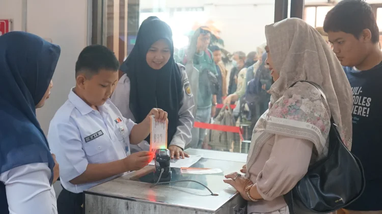Program KAI Schooliday 2026 Ajak Tiga Anak Terpilih Ikut Liburan Edukatif