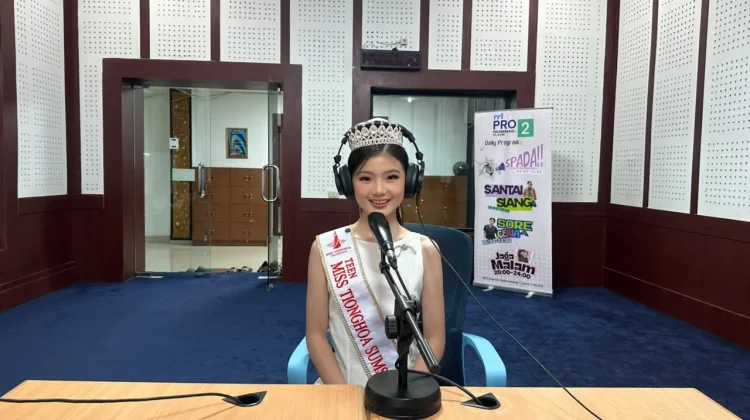Chelsea Incar Gelar Miss Teen Tionghoa Nasional