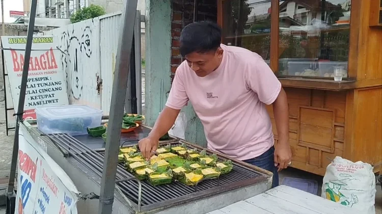 Pempek Lamo 1960 Bertahan di Tengah Gempuran Kuliner Modern