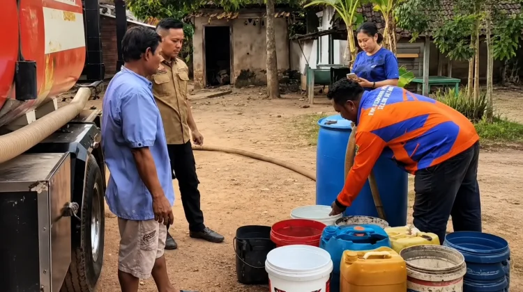 Kekeringan di Banyuasin, BPBD Salurkan Air Bersih untuk Warga