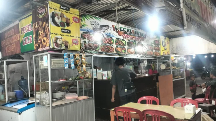 Pelaku UMKM Pecel Lele Bertahan Meski Biaya Produksi Meningkat