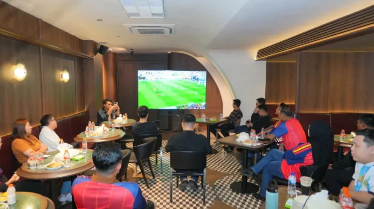 Polda Sumsel Nobar Final Piala Dunia, Bagikan Sembako untuk Ojol