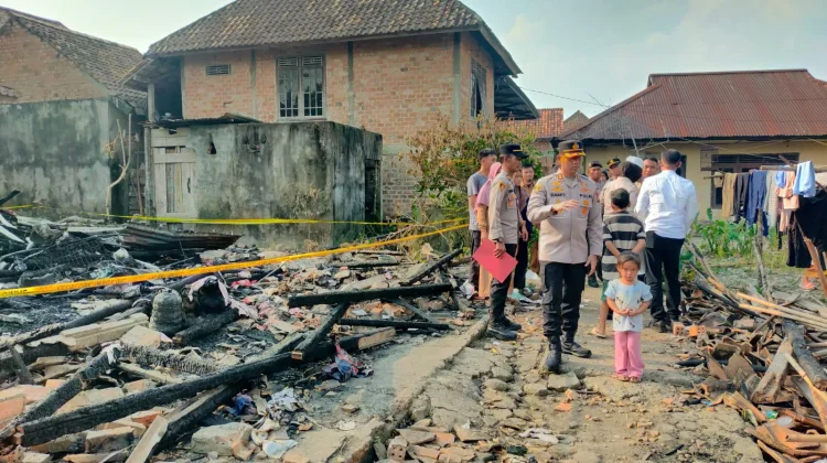 Polres Prabumulih Salurkan Bantuan untuk Korban Kebakaran