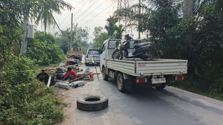 PUPR Banyuasin Tindak Lanjuti Jalan Amblas Rawa Maju