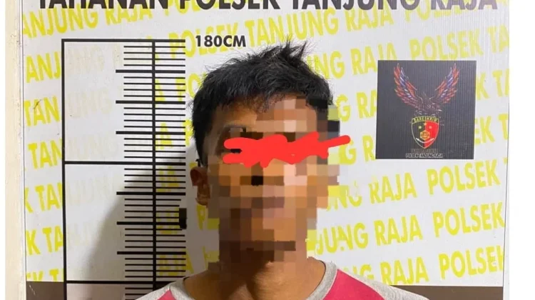Melintas di Depan Polsek Tanjung Raja, Pria Pembawa Sajam Diamankan Polisi