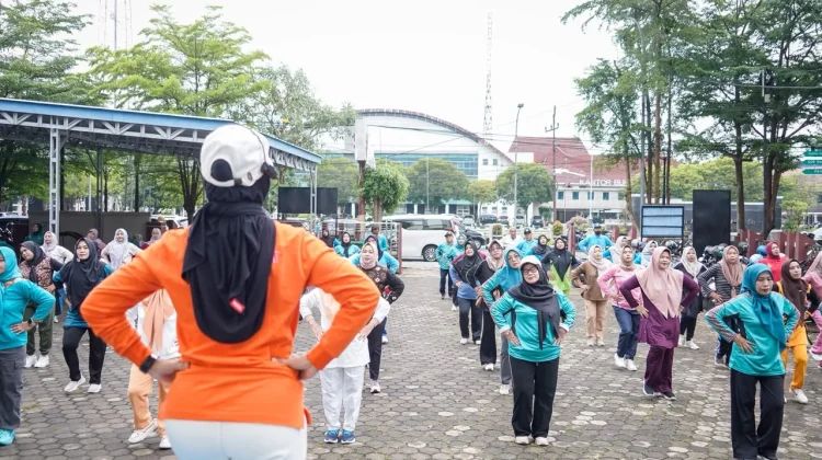 TP PKK Muba Kampanyekan Gaya Hidup Sehat Lewat Senam Bersama