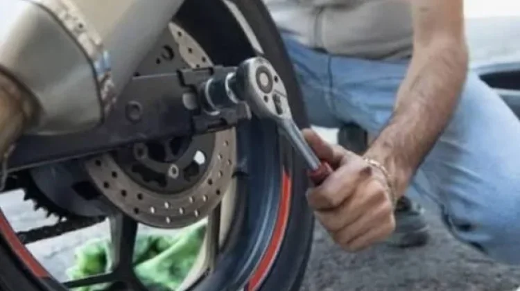Tips Memilih Ban Motor yang Tepat dan Aman