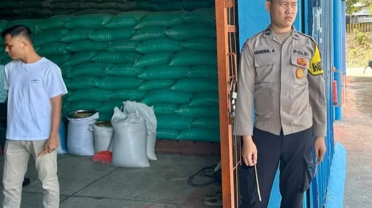 Polsek Martapura Kawal 2,4 Ton Jagung Petani ke Bulog