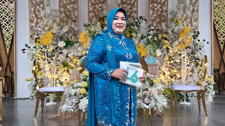 Cinta dan Bangga untuk Melestarikan Busana Kebaya