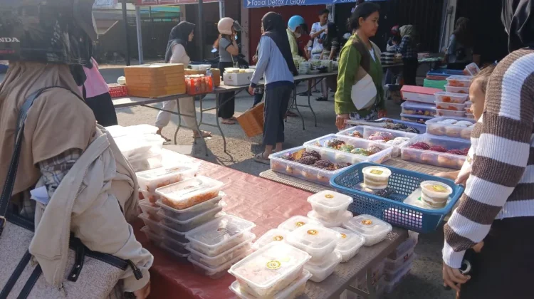 Mimi Bento Kembangkan Usaha Kuliner Lewat Jualan Keliling