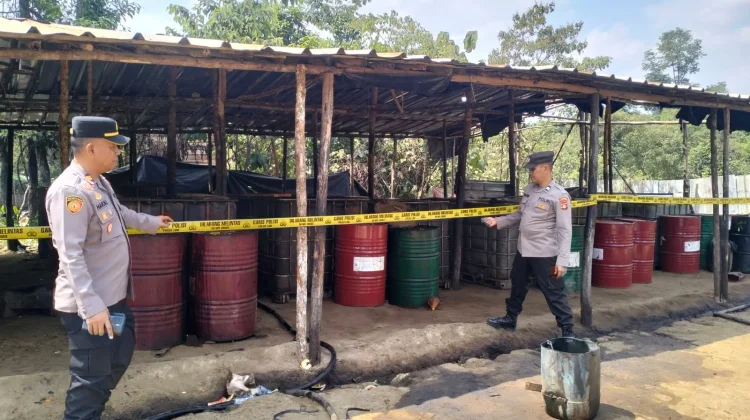 Polsek Sanga Desa Tindak Tiga Lokasi Penyulingan Minyak Ilegal