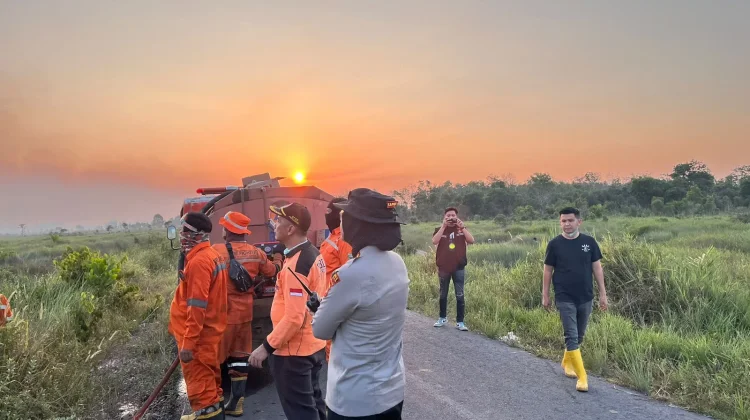 Terobos Medan Rawa, Tim Gabungan Berhasil Padamkan Karhutla di Ogan Ilir