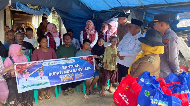 Pemkab Muba Salurkan Bantuan untuk Korban Kebakaran Desa Teluk