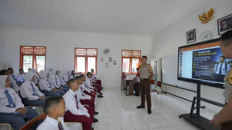 Turun ke Sekolah Rakyat, 10 Taruna Akpol Sumsel Latih Disiplin Siswa