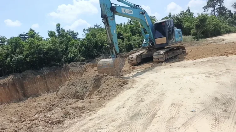 Warga Pangkalan Benteng Resah Aktivitas Kendaraan Galian Rusak Jalan Umum