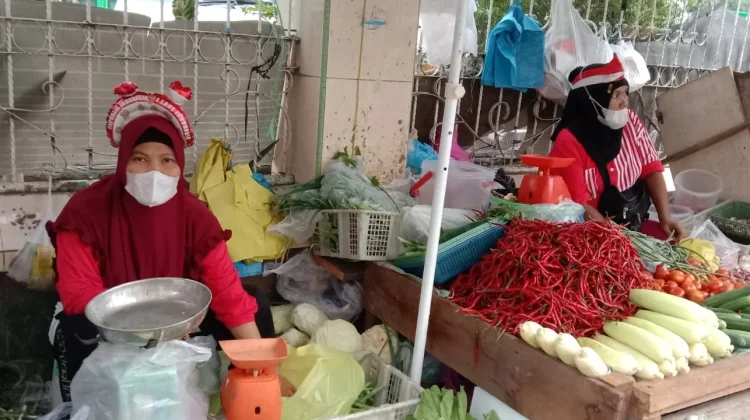 Pedagang Pasar Pahlawan Meriahkan HUT ke-81 RI