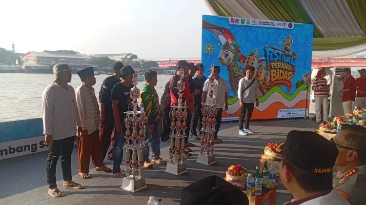 Festival Perahu Bidar Palembang Tarik Ribuan Warga dan Wisatawan