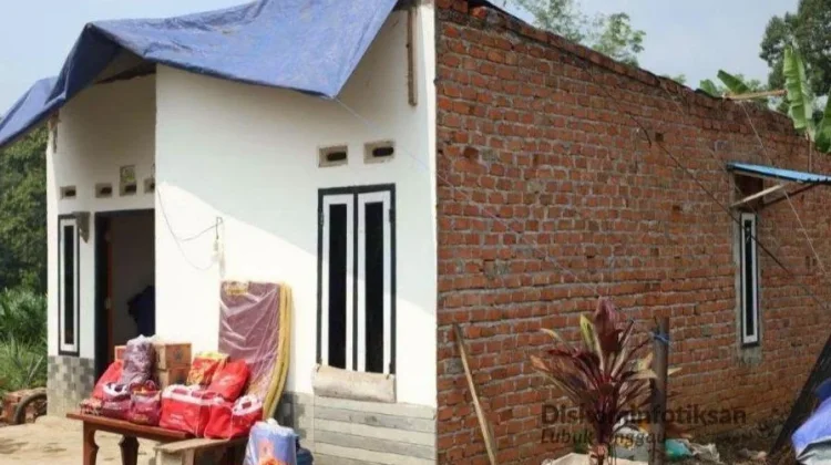 Angin Kencang Rusak Rumah Warga di Lubuklinggau