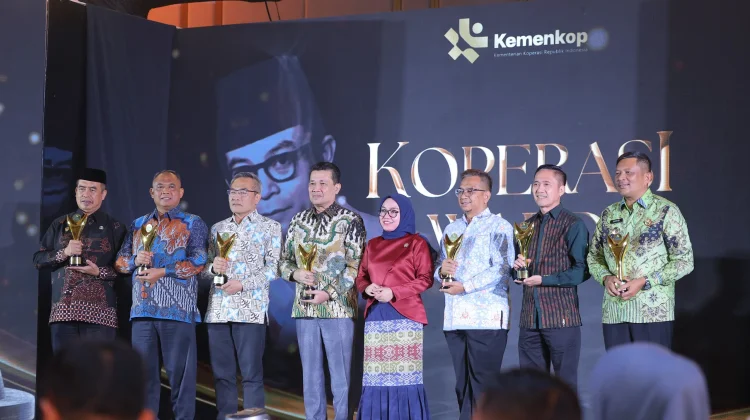 Koperasi Awards 2026, Wali Kota Palembang Ratu Dewa Raih Bakti Koperasi