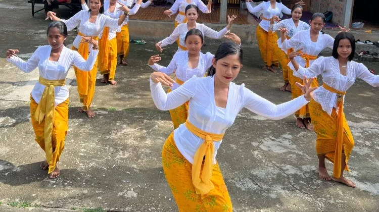 Lawan Budaya Nongkrong, Komang Sulap Remaja OKU Jadi Penjaga Tari Bali