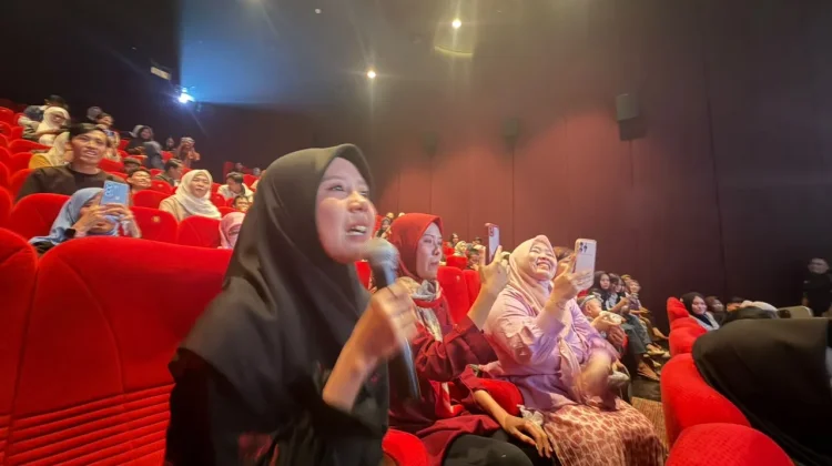 Tangis Haru Warnai Screening Film Baby Udon di Palembang
