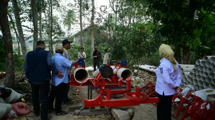 Wabup Banyuasin Netta Dorong Mekanisasi Pertanian di Air Salek