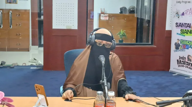 Pemilik Madu Ruqyah Bagikan Tips Sederhana Kenali Madu Asli