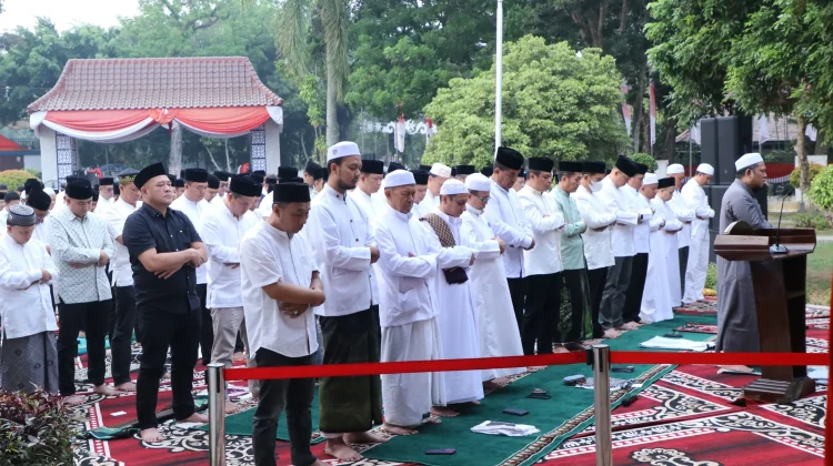 Palembang Gelar Sholat Istisqa di Tengah Ancaman Kabut Asap