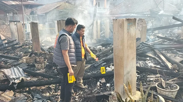 Polisi Selidiki Kebakaran Tujuh Bedeng di Prabumulih