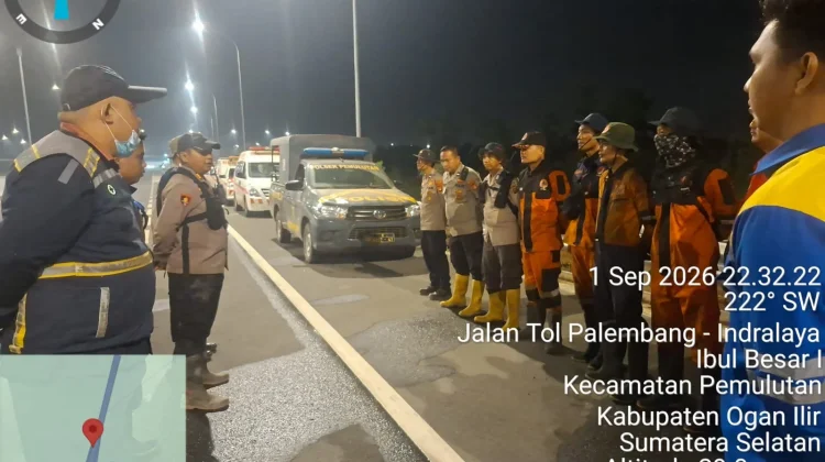 Tim Gabungan Padamkan Karhutla Dua Hektare di Tol Palindra
