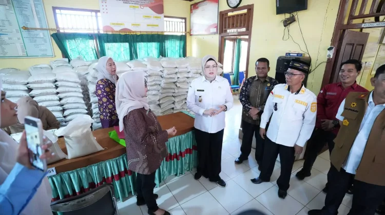 Wabup Banyuasin Pastikan Penyaluran Beras Bantuan Tepat Sasaran