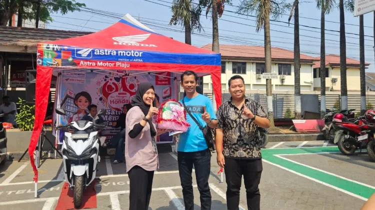 Rayakan Harpelnas, Astra Motor Sumsel Datangi Rumah Konsumen Loyal