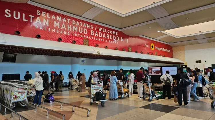 Erupsi Anak Krakatau Ganggu 57 Penerbangan di Bandara SMB II Palembang