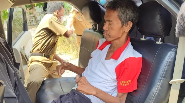 Dinsos OKI Pulangkan Warga Terlantar ke Keluarga di Palembang