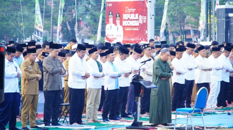 Atasi Kemarau, Pemkab Muba Gelar Salat Istisqa dan Bagikan Masker