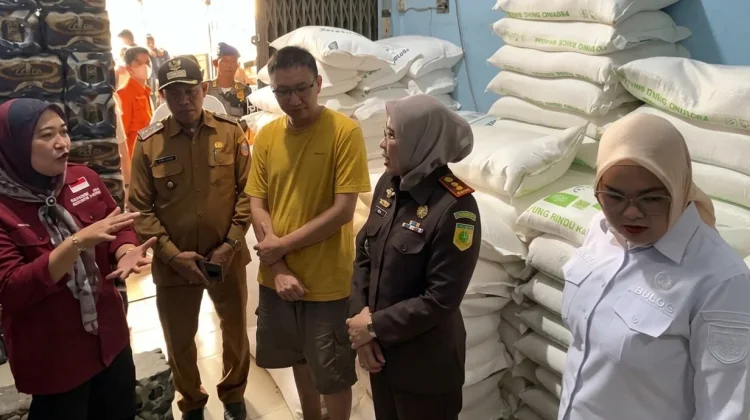Wabup Banyuasin Sidak Kelangkaan Beras 5 Kg di Pasar