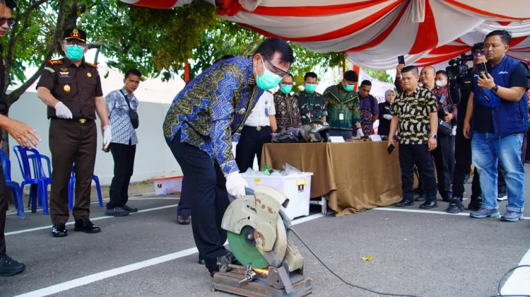 Kejari Muba Musnahkan Senpi dan Sabu Hasil 141 Perkara Inkracht